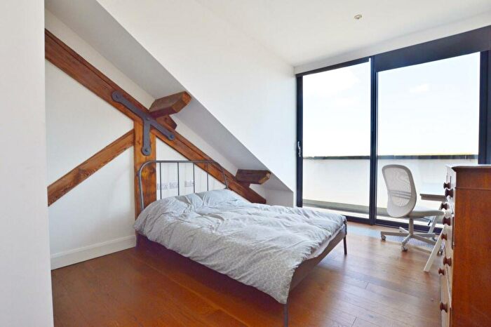 3 Bedroom Flat To Rent In Fawe Street, London, E14