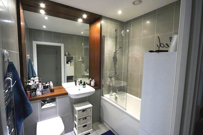1 Bedroom Flat For Sale In Hatton Road, Wembley, HA0