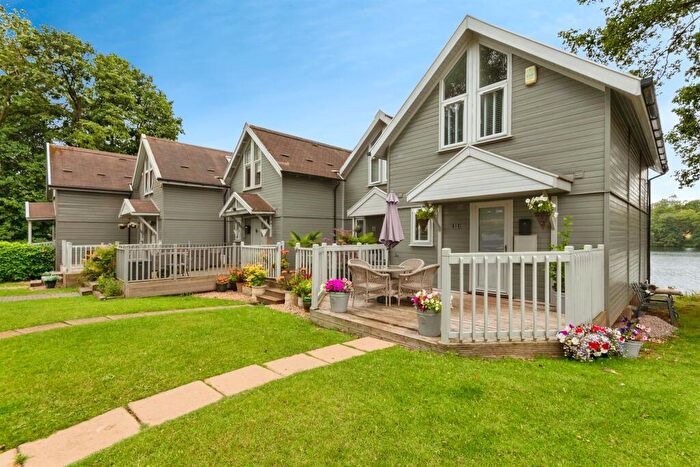 3 Bedroom End Of Terrace House For Sale In Lakeside, Overstone, Northampton, NN6