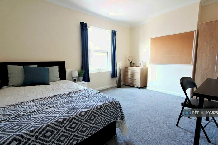 6 Bedroom Terraced House To Rent In Hatherley Road, Reading, RG1