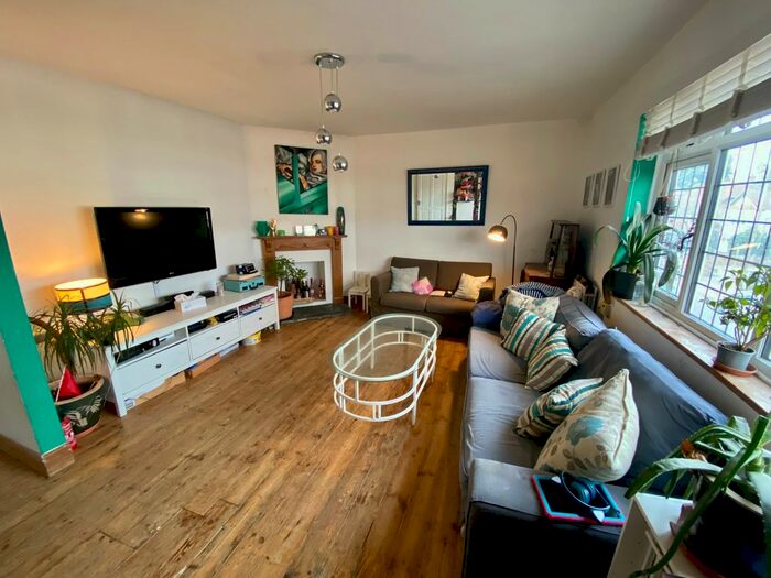 3 Bedroom Maisonette To Rent In Ewell Road, Tolworth, KT6