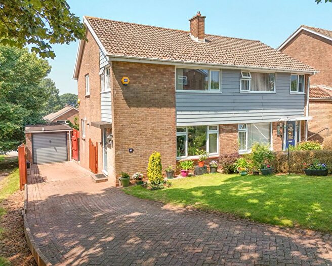 3 Bedroom Semi-detached House For Sale In Rushlade Close, Roselands Paignton, TQ4