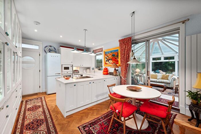 2 Bedroom Detached House For Sale In Mains Terrace, Dundee, DD4