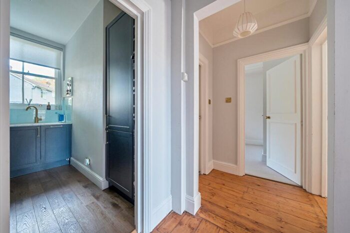 2 Bedroom Flat For Sale In Granville Park, London, SE13