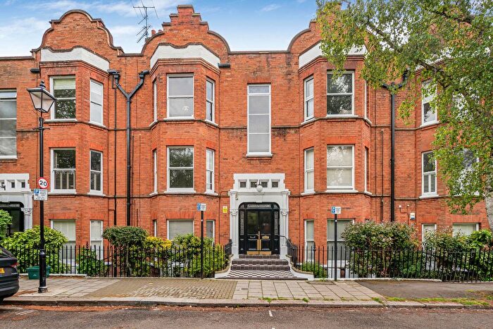2 Bedroom Flat For Sale In Flanders Road, London, W4