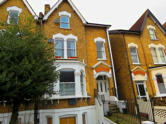 2 Bedroom Apartment To Rent In Alexandra Drive, Upper Norwood, London, SE19