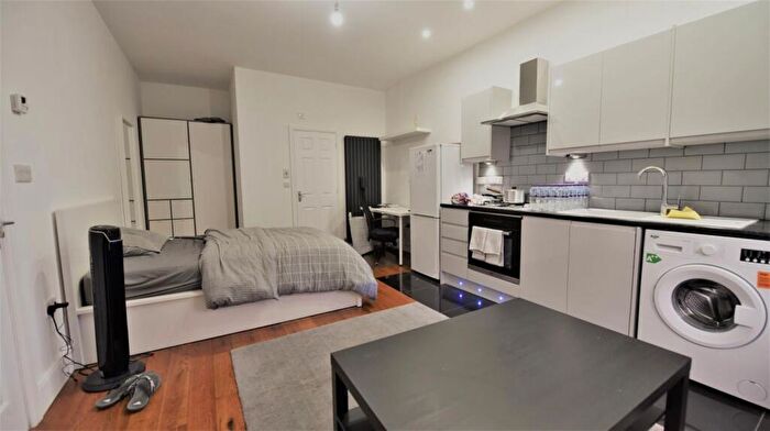 Studio To Rent In Kelso Road, LS2