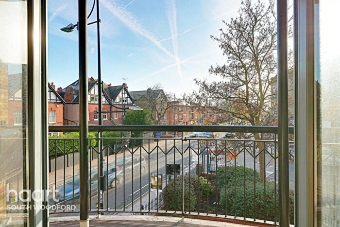 2 Bedroom Flat For Sale In High Road, Woodford Green, IG8