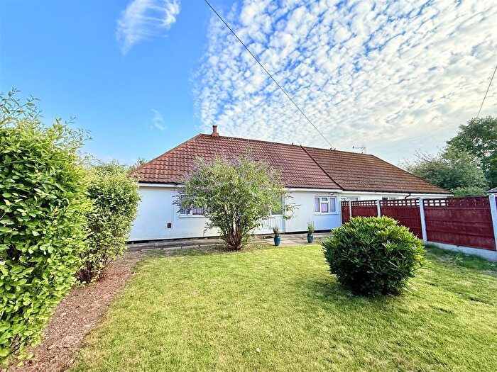 3 Bedroom Semi-Detached Bungalow To Rent In Toston Drive, Nottingham, NG8