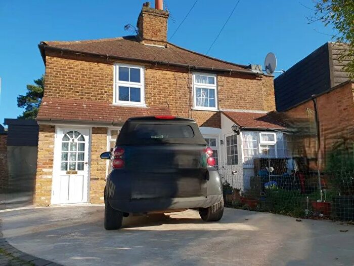 2 Bedroom Semi Detached House To Rent In New Heston Road, Hounslow, TW5