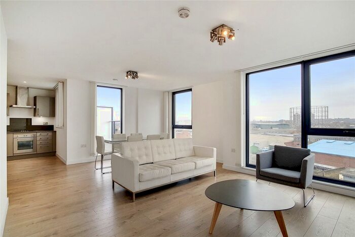 3 Bedroom Flat To Rent In Rotherhithe New Road, London, SE16