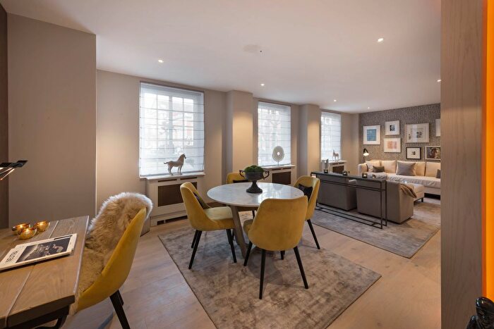 4 Bedroom Flat To Rent In Chelsea Manor Street, London, SW3