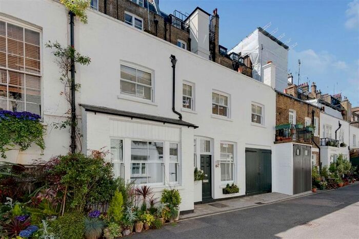 2 Bedroom Property To Rent In Gloucester Place Mews, London, W1U