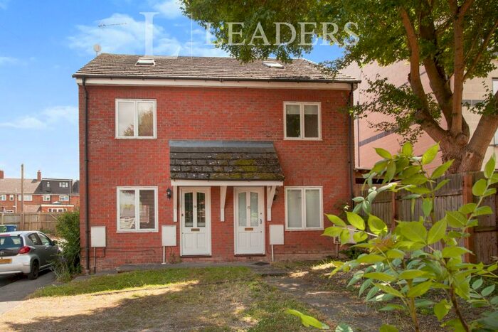 3 Bedroom Semi-Detached House To Rent In Ferndale Rise, Cambridge, CB5