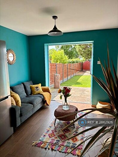 6 Bedroom Semi-Detached House To Rent In Cabell Road, Guildford, GU2