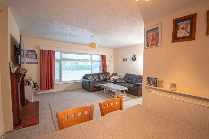 2 Bedroom Detached Bungalow For Sale In Oakside Close, Evington Village, LE5