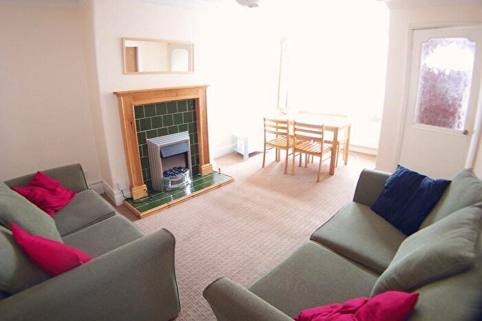 3 Bedroom Terraced House To Rent In Hessle Road, Hyde Park, Leeds, LS6