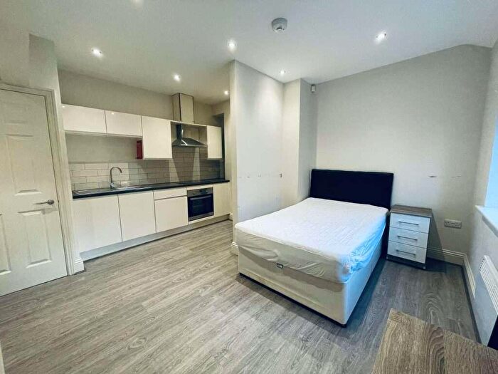 Studio To Rent In Flat, St James Row, S1