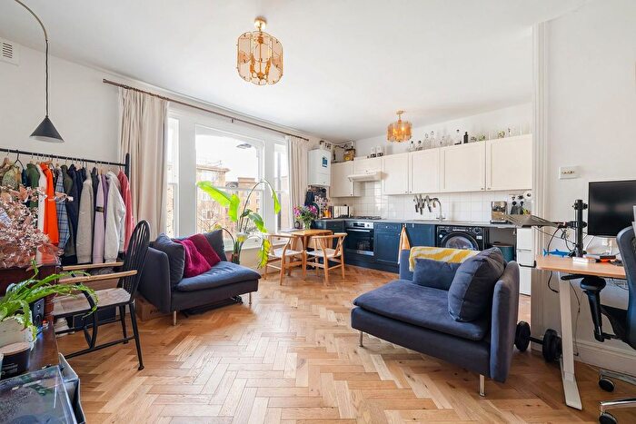 1 Bedroom Flat For Sale In Stockwell Road, SW9
