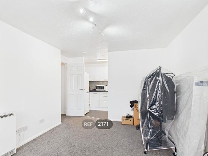 1 Bedroom Flat To Rent In Nicholsons Grove, Colchester, CO1