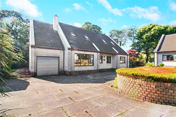 5 Bedroom Detached House For Sale In East End, Lochwinnoch, PA12