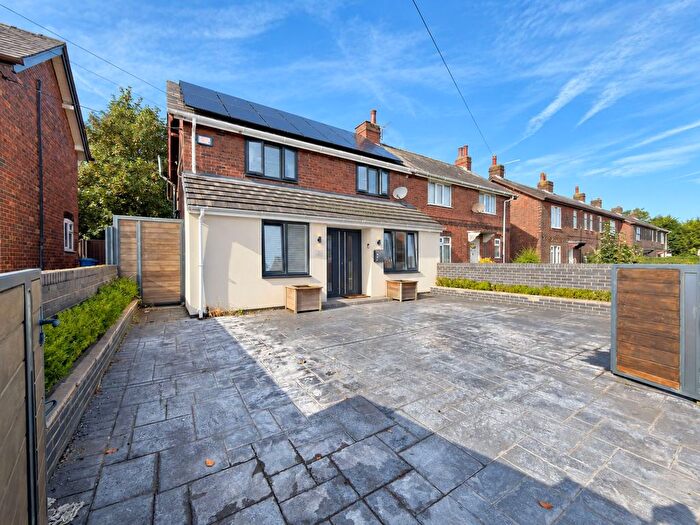 4 Bedroom Semi-Detached House For Sale In Hall Lane, Simonswood, L33