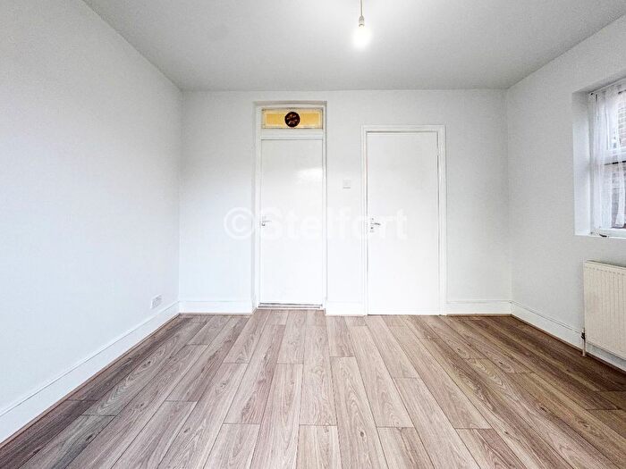 4 Bedroom Terraced House To Rent In Janson Road, London, E15