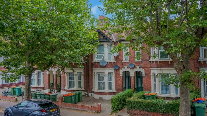 1 Bedroom Flat To Rent In Harold Road, London, E13