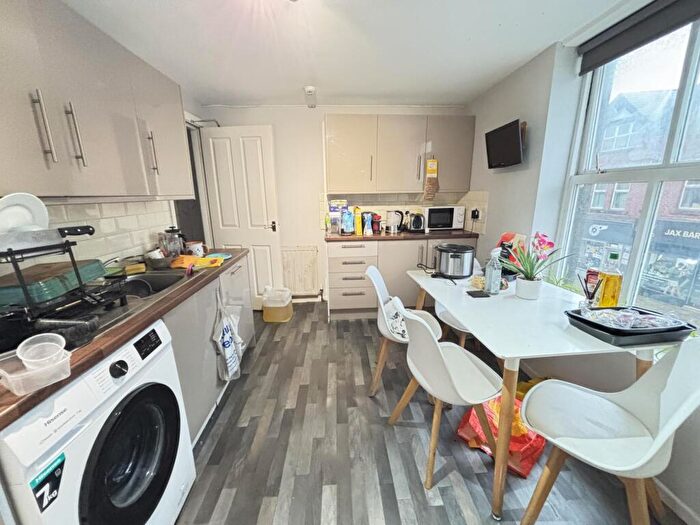 5 Bedroom House To Rent In A Otley Road, Leeds, LS6