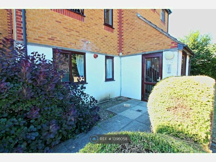 1 Bedroom Flat To Rent In Alan Hocken Way, London, E15