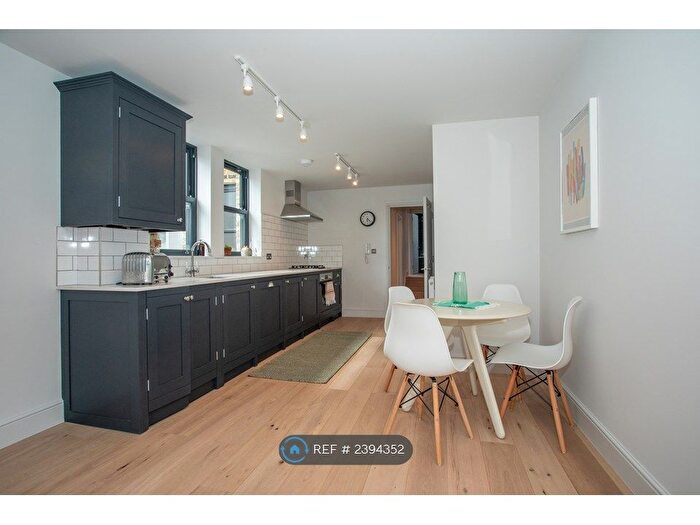 2 Bedroom Flat To Rent In Gilbey Road, London, SW17