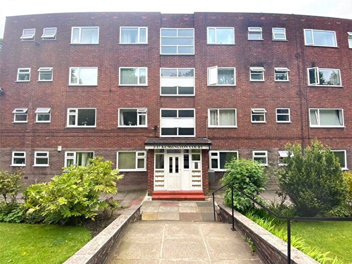 1 Bedroom Apartment To Rent In Kensington Court, Bury New Road, Salford, M7