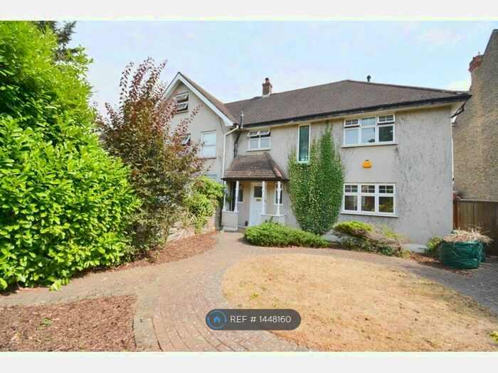 4 Bedroom Semi-Detached House To Rent In Marchwood Crescent, London, W5