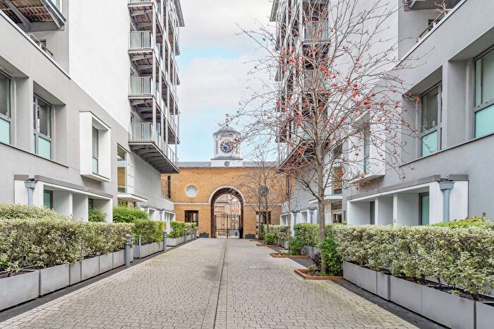 1 Bedroom Flat For Sale In Royal Carriage Mews, Woolwich Riverside, London, SE18