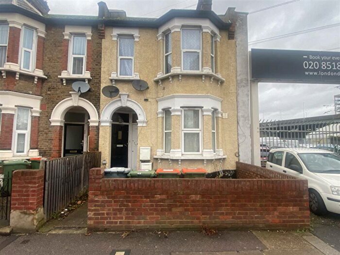 2 Bedroom Maisonette To Rent In Romford Road, London, E12