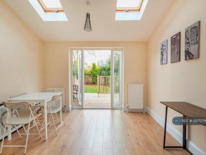 4 Bedroom Semi-Detached House To Rent In Monks Park Avenue, Bristol, BS7