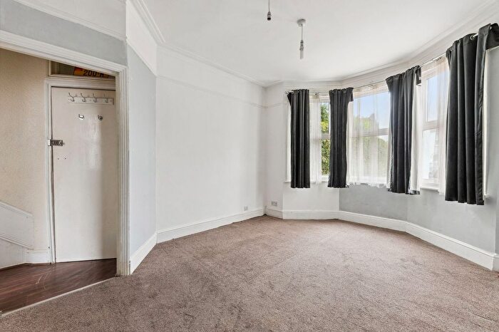 Studio To Rent In Ground Floor Front Canterbury Road, Croydon, CR0