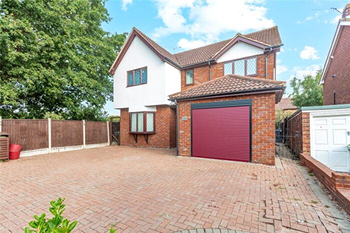 4 Bedroom Detached House For Sale In Grange Avenue, Wickford, Essex, SS12