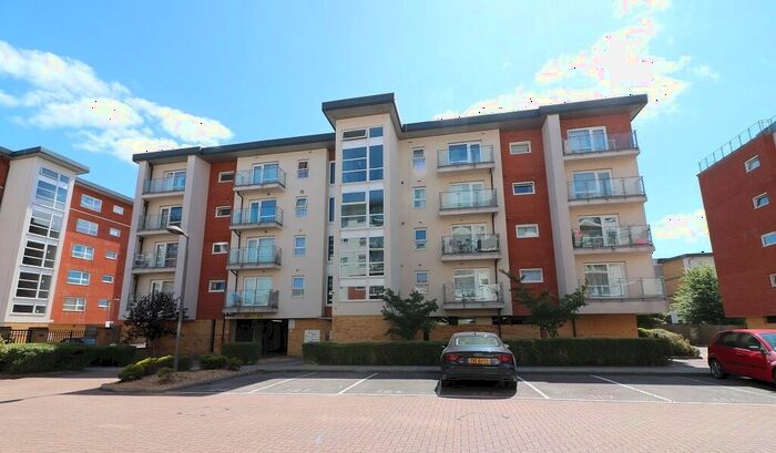 1 Bedroom Flat To Rent In Clarkson Court, Hatfield, AL10