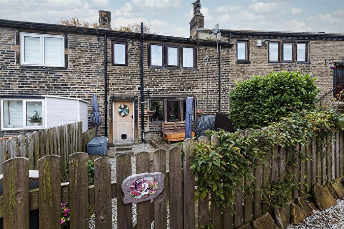 1 Bedroom Terraced House For Sale In Kiln Croft, Stainland, Halifax, HX4