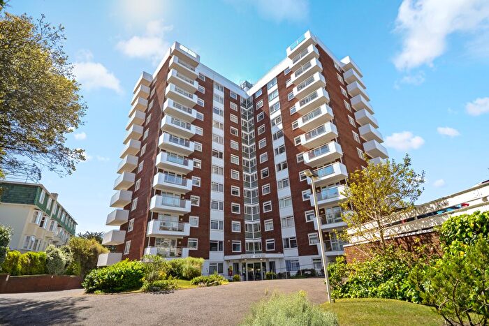 2 Bedroom Flat For Sale In Russell Cotes Road, Bournemouth, BH1