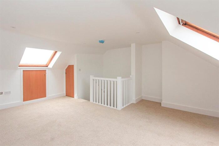 1 Bedroom Flat To Rent In High Street, Whitstable, Kent, CT5