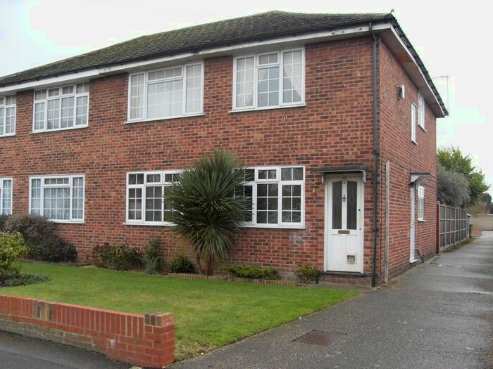 2 Bedroom Flat To Rent In Ashgrove Road, Ashford, TW15