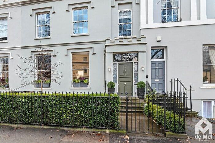 3 Bedroom Flat For Sale In Clarence Road, Cheltenham, Gloucestershire, GL52