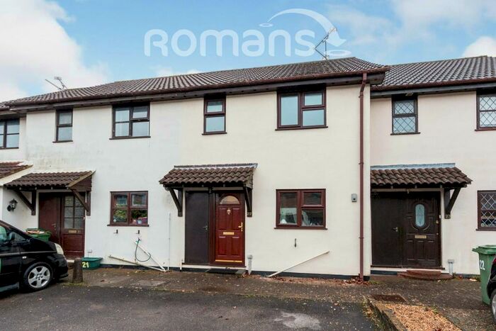 3 Bedroom Terraced House To Rent In Carpenters Court, RG22