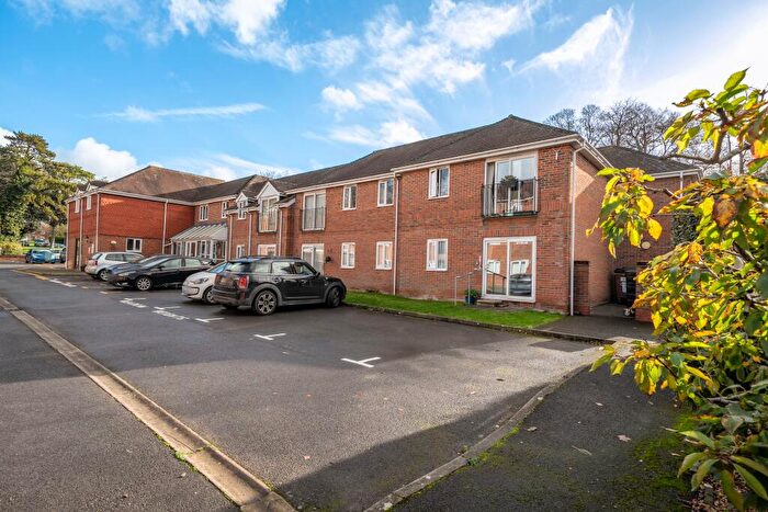 1 Bedroom Flat For Sale In Meadow Heights, Andover, SP10