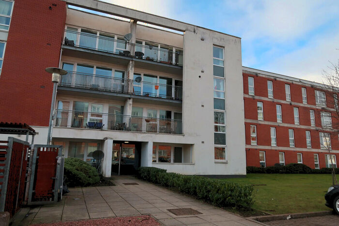 2 Bedroom Flat To Rent In Hanson Park, Dennistoun, G31