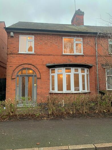 4 Bedroom Semi-Detached House To Rent In Sawday Street, Leicester, LE2