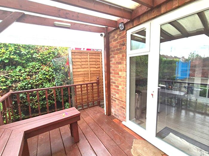 1 Bedroom Flat To Rent In Queensbury, Greater London, NW9