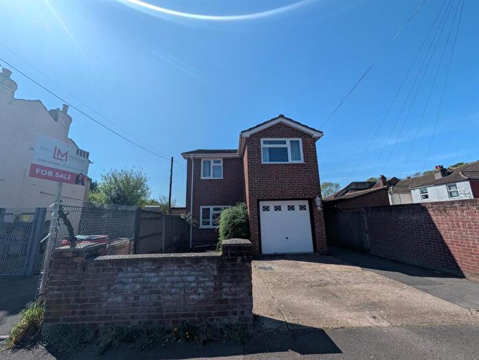 4 Bedroom Detached House For Sale In Hamilton Road, Bishopstoke, Eastleigh, SO50